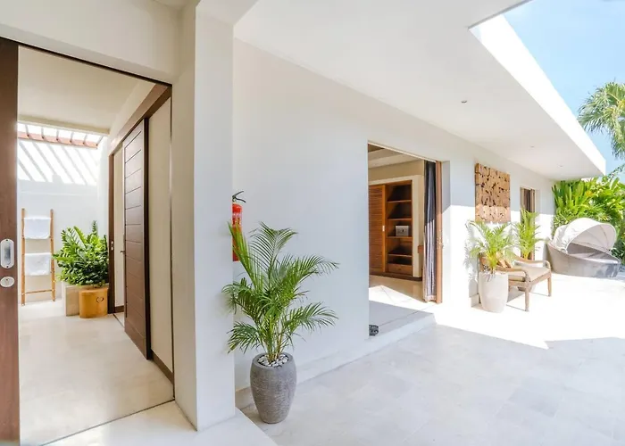Tropical Luxury Villa *